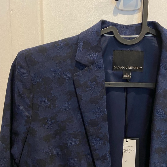 Banana Republic X Marzotto Wool Blazer in Patterned Navy - Picture 2 of 4